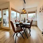3 Apartment, 95 Qm, Max 5 Personen, Balkon, Garage, Internet 100 Mbit Λέονμπεργκ