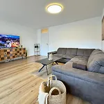 3 Apartment, 95 Qm, Max 5 Personen, Balkon, Garage, Internet 100 Mbit *