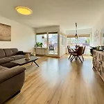 3 Apartment, 95 Qm, Max 5 Personen, Balkon, Garage, Internet 100 Mbit Διαμέρισμα Λέονμπεργκ