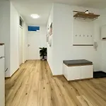Διαμέρισμα 3 Apartment, 95 Qm, Max 5 Personen, Balkon, Garage, Internet 100 Mbit *