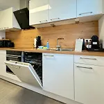 3 Apartment, 95 Qm, Max 5 Personen, Balkon, Garage, Internet 100 Mbit *