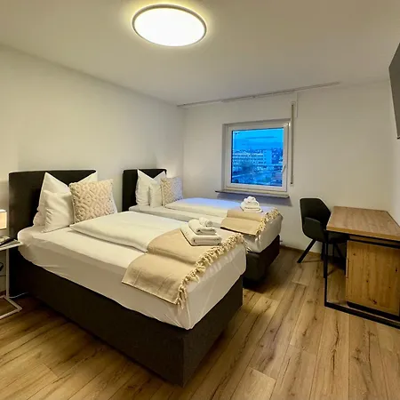 Apartmán 3 Apartment, 95 Qm, Max 5 Personen, Balkon, Garage, Internet 100 Mbit Leonberg