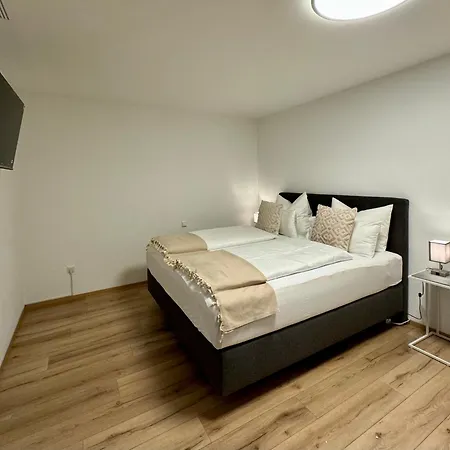 3 Apartment, 95 Qm, Max 5 Personen, Balkon, Garage, Internet 100 Mbit Apartmán *