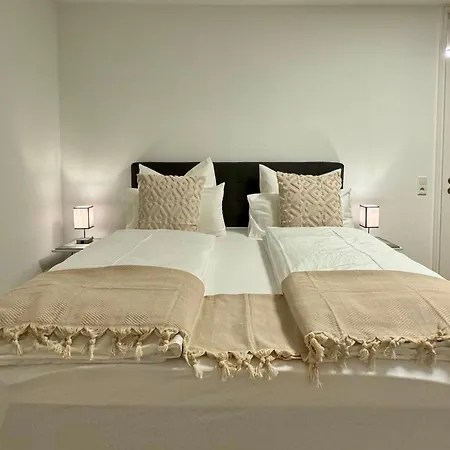 3 Apartment, 95 Qm, Max 5 Personen, Balkon, Garage, Internet 100 Mbit *