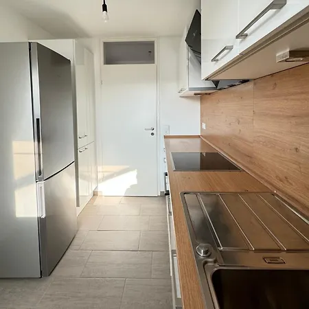 3 Apartment, 95 Qm, Max 5 Personen, Balkon, Garage, Internet 100 Mbit * Leonberg