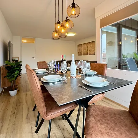 3 Apartment, 95 Qm, Max 5 Personen, Balkon, Garage, Internet 100 Mbit