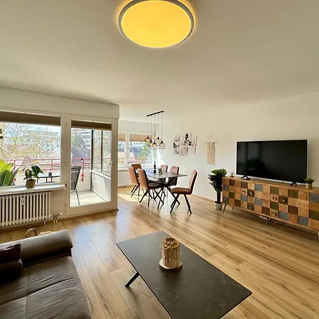 Apartment 3 Apartment, 95 Qm, Max 5 Personen, Balkon, Garage, Internet 100 Mbit Leonberg