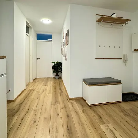 Apartmán 3 Apartment, 95 Qm, Max 5 Personen, Balkon, Garage, Internet 100 Mbit *