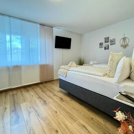 3 Apartment, 95 Qm, Max 5 Personen, Balkon, Garage, Internet 100 Mbit