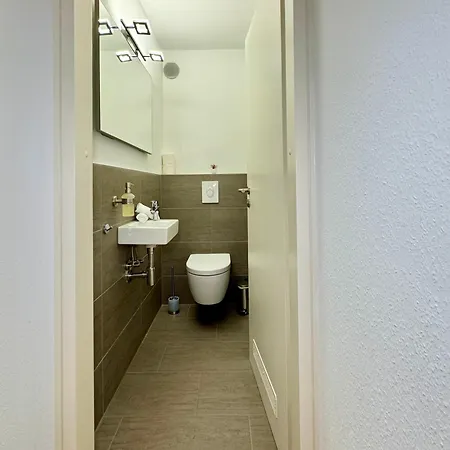 3 Apartment, 95 Qm, Max 5 Personen, Balkon, Garage, Internet 100 Mbit *